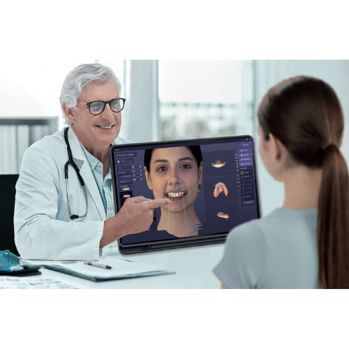 Dentists using RayFace planning advanced treatment